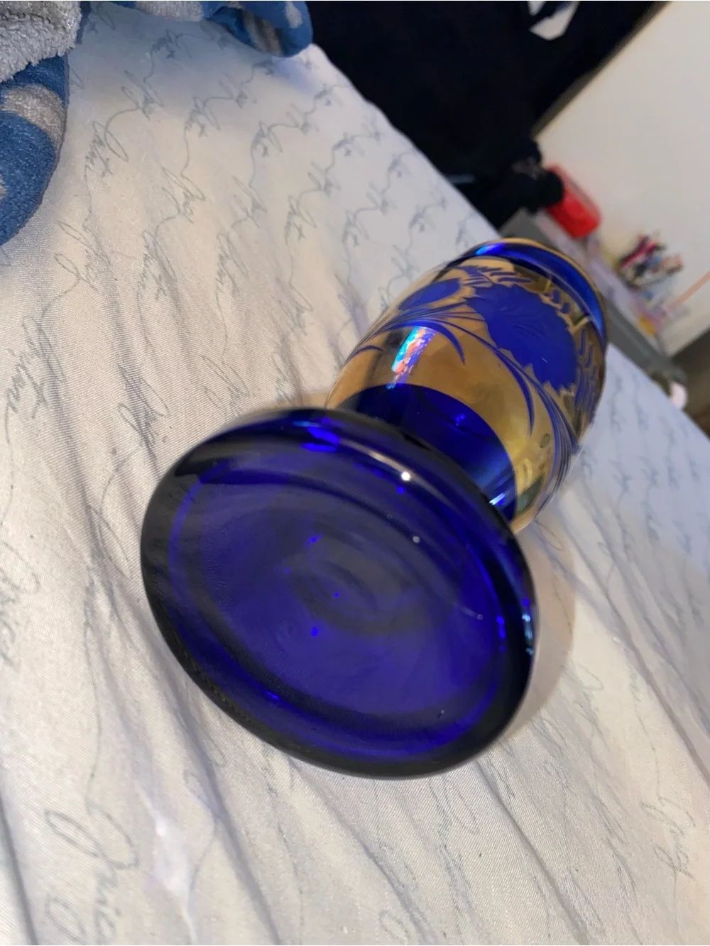 Roccco elegant vase